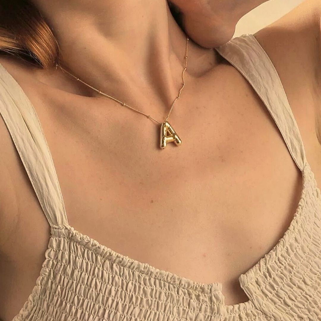 Næseørering med initialer i bobleform | Guld 18k