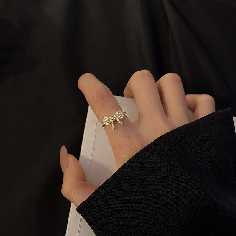 Henrietta Ring med Guld Bånd | Guld 18k